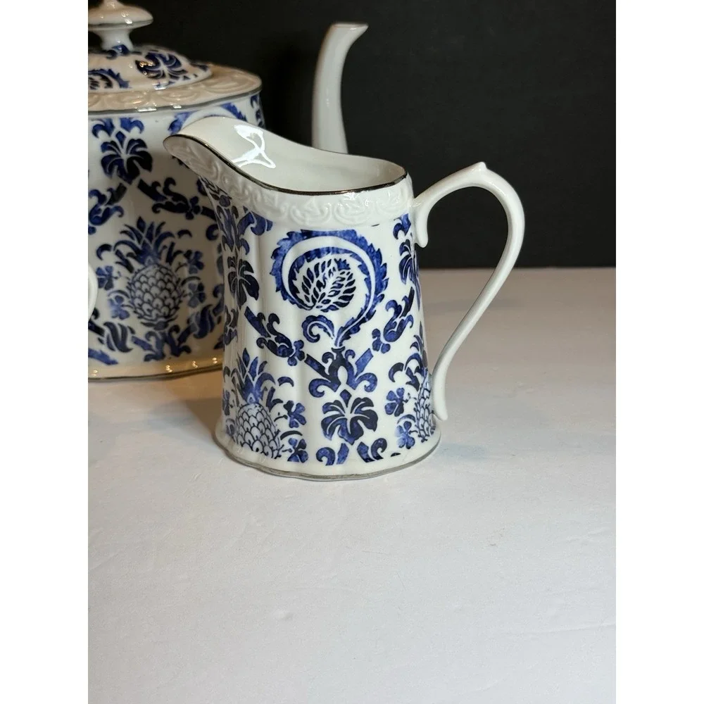 Grace's Teaware Blue & White Porcelain Tea Set – Teapot, Creamer & Sugar Bowl